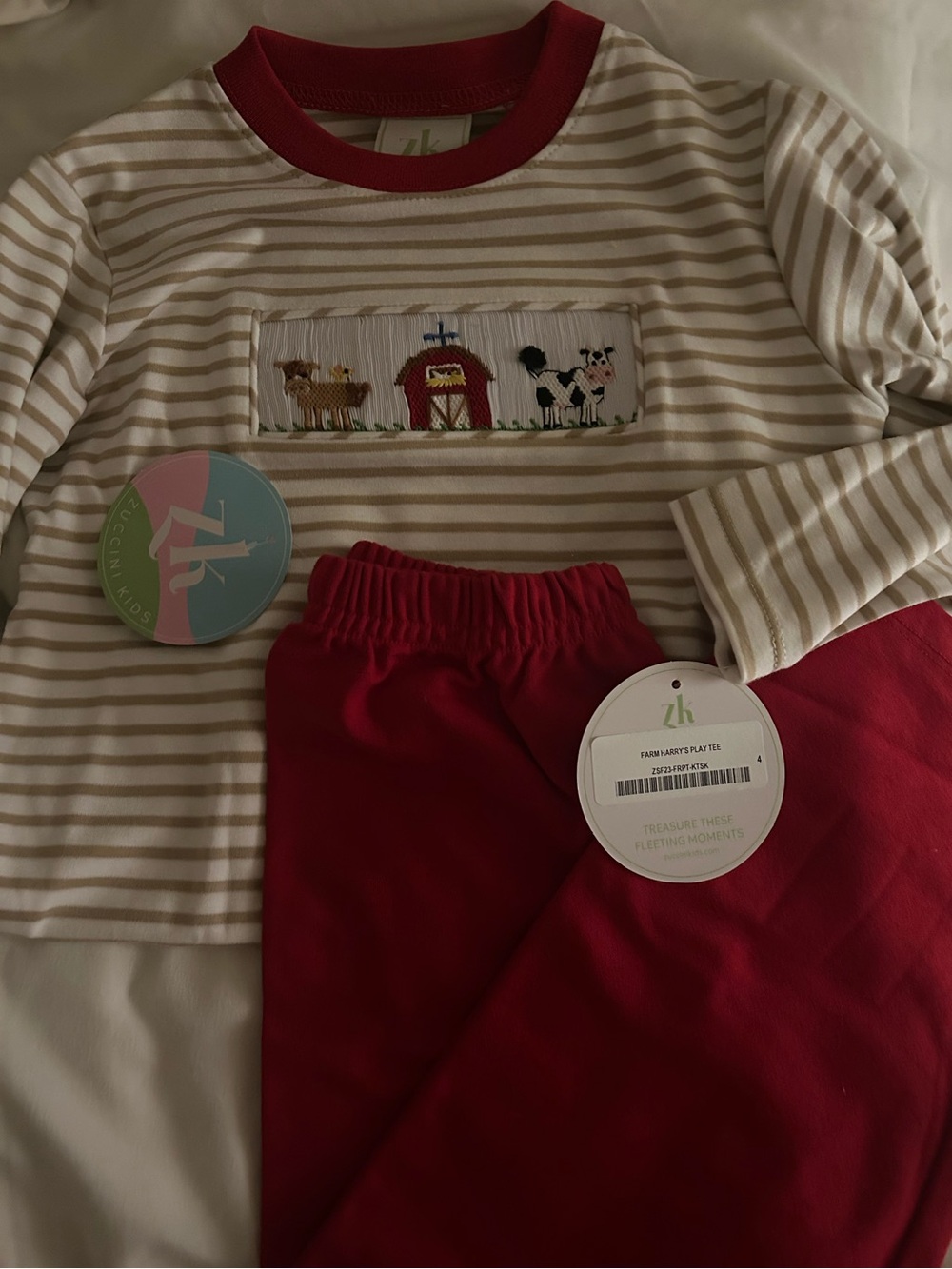 Zuccini Kids Red & Cream Farm-Striped Set with Smocked Barn Detail Size Size 4